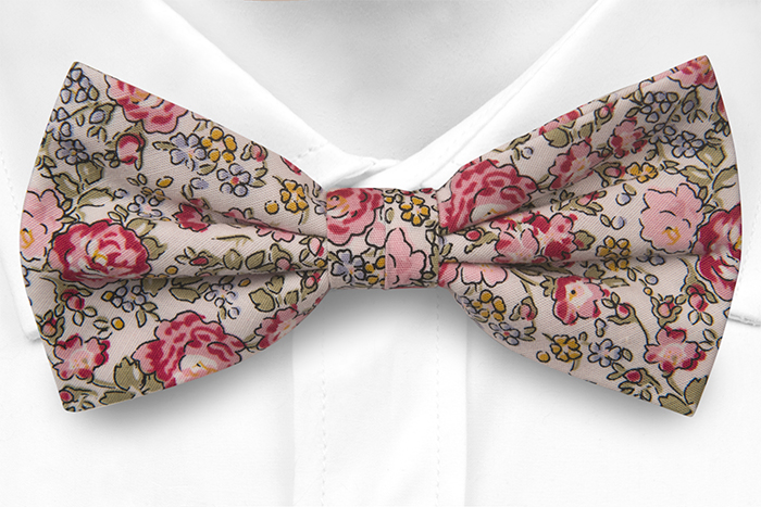 Bomull Sløyfer Knyttede, Babyrosa bakgrunn med blomster i rosa, blå & gul
