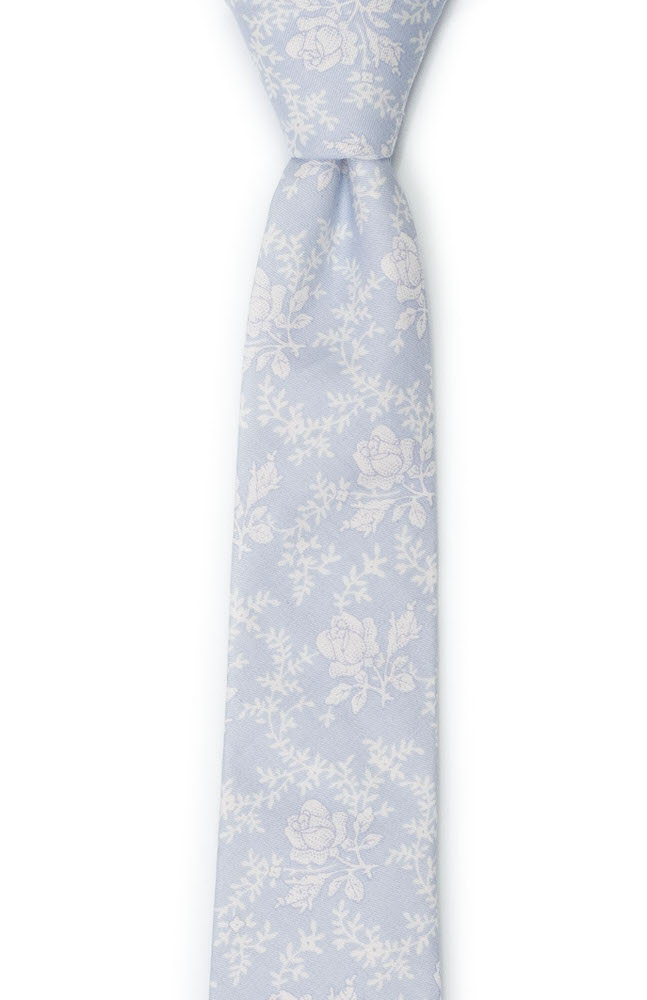 Bomull Gutteslips, Hvite roser og vinranker på blekeste blått, Blå, Blomster