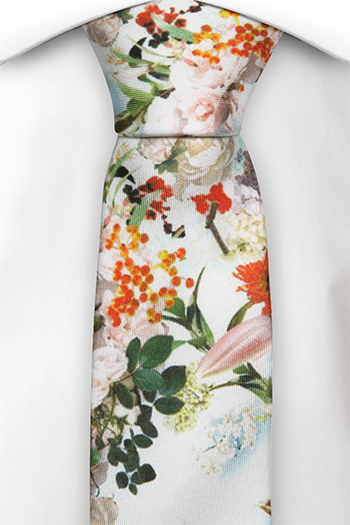 Silke Smale Slips, Orange, røde og blekrosa blomster på hvitt, Hvit, Blomstrete